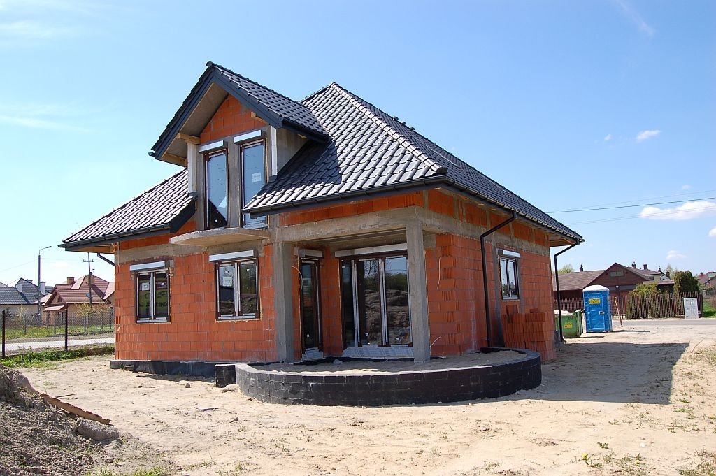Dom w stanie surowym w Piasecznie