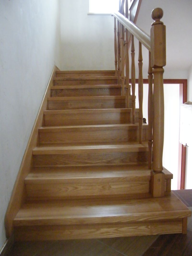 Klasyczne schody drewniane