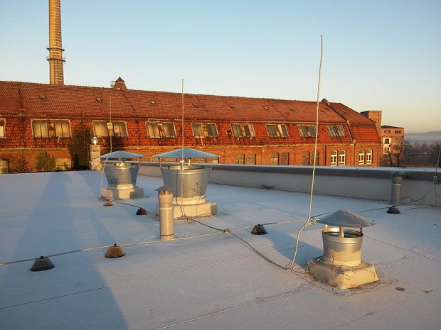 Kominy wentylacyjne na dachu